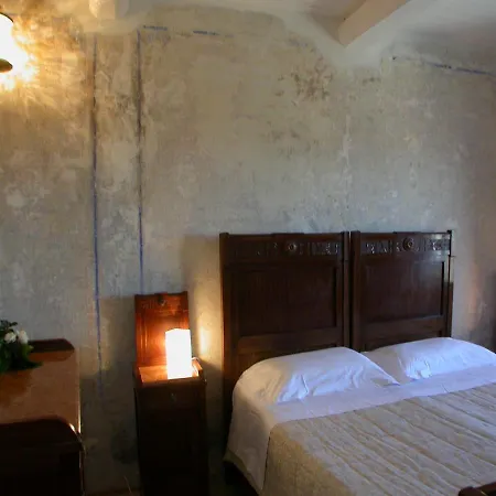 德埃博卡维拉皮安齐亚尼旅馆 斯波莱托