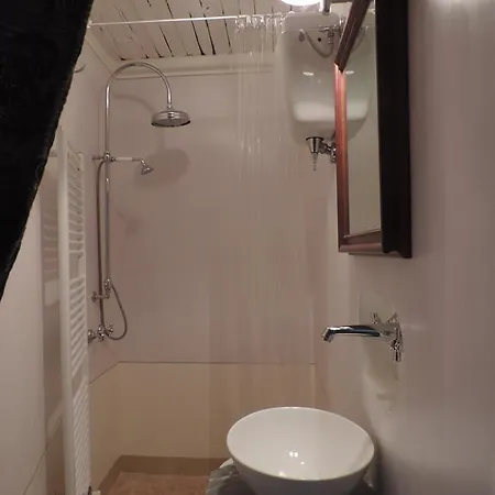 招待所 德埃博卡维拉皮安齐亚尼旅馆 *