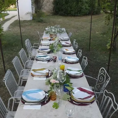 德埃博卡维拉皮安齐亚尼旅馆 *